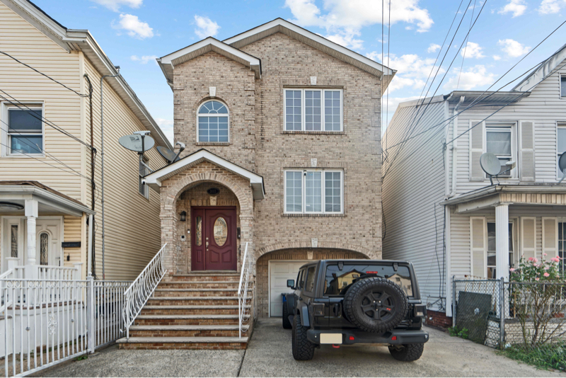 317 Livingston St in Elizabeth, NJ - Foto de edificio