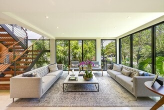 120 Buttonwood Dr in Key Biscayne, FL - Building Photo - Building Photo