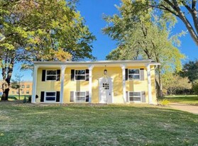 154 W Good Ave in Wadsworth, OH - Building Photo