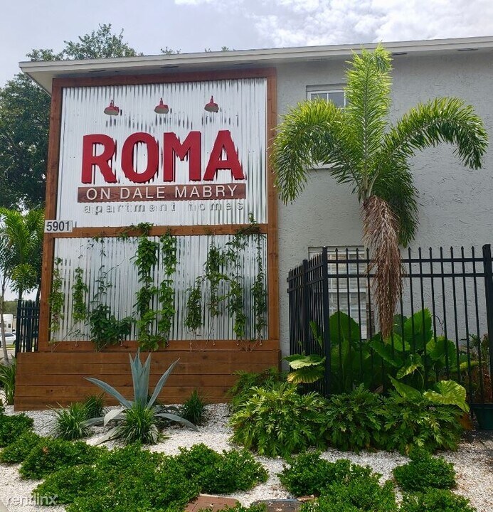5901 S Dale Mabry Hwy in Tampa, FL - Building Photo