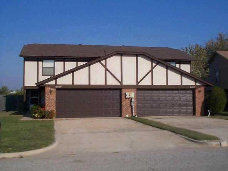 6019 Gaelic Glen Dr in Oklahoma City, OK - Building Photo