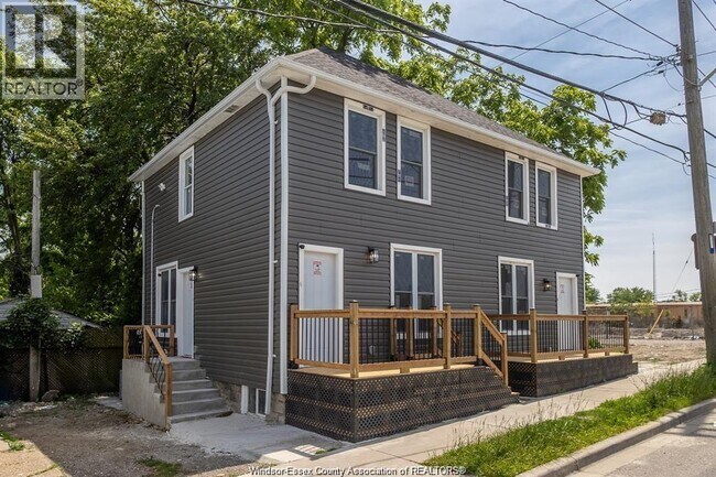 1225-1225 College Ave in Windsor, ON - Building Photo - Building Photo