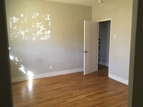244 W 49th St in Los Angeles, CA - Building Photo - Building Photo