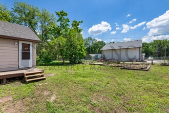 415 E Vine St in Mulvane, KS - Building Photo - Building Photo