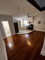 726 S 10th St, Unit 3F in Philadelphia, PA - Building Photo