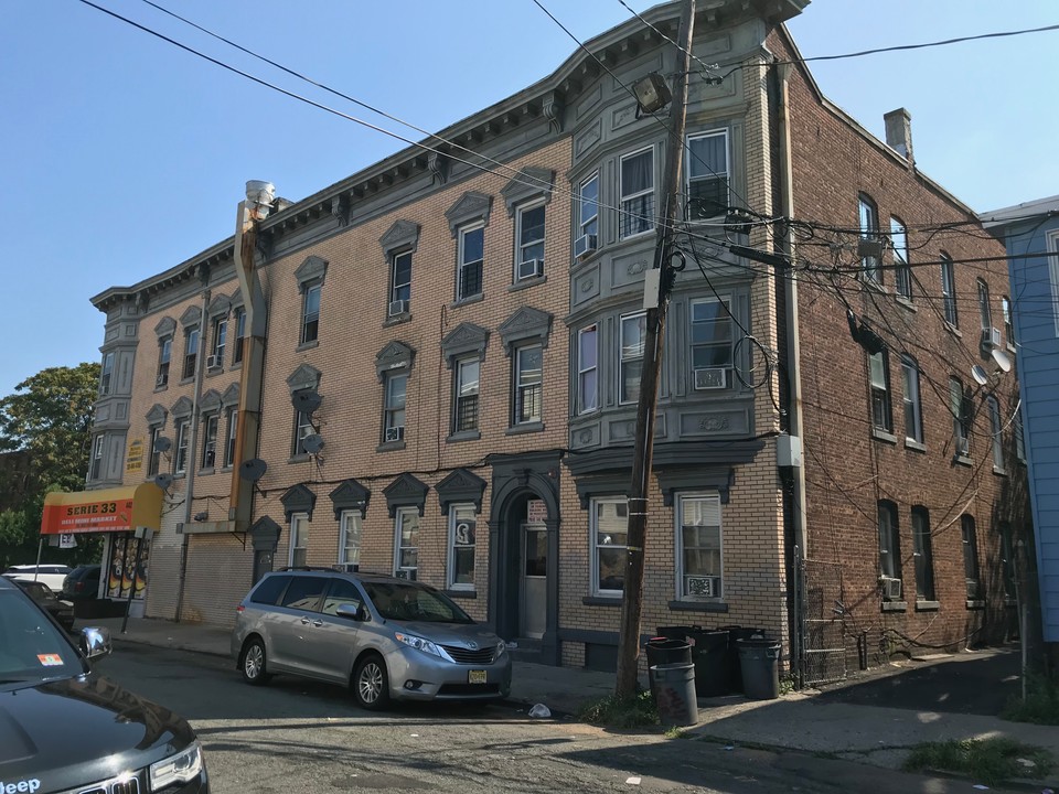 442-446 Market St in Paterson, NJ - Building Photo