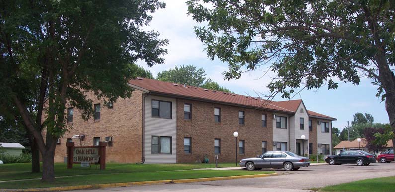 Oak Hill Manor Apartments in Oakes, ND - Building Photo