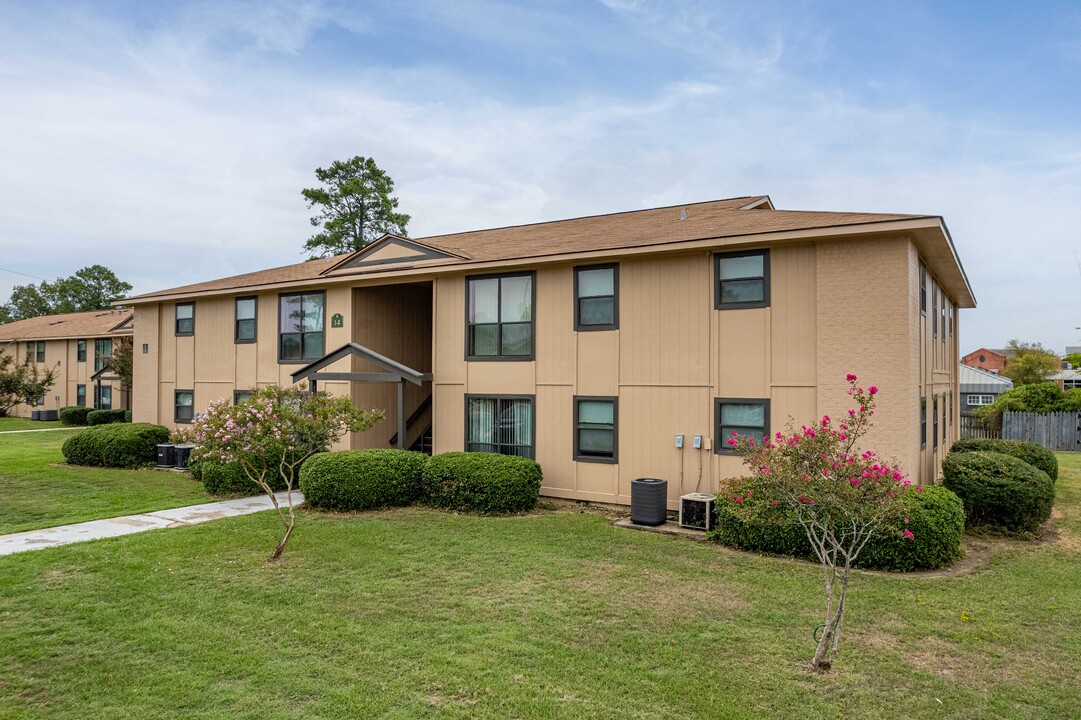 Westbrook Villa in West Monroe, LA - Foto de edificio