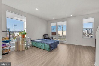 3000 Schirra Ln in Philadelphia, PA - Building Photo - Building Photo