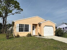 425 Ricold Terrace in Port Charlotte, FL - Building Photo