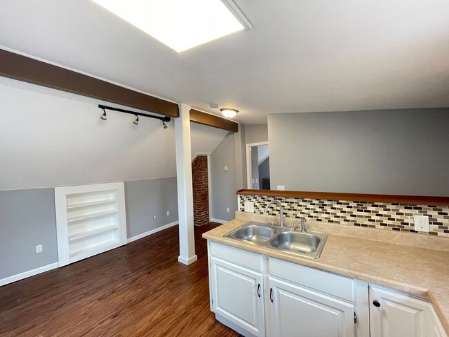 37 Grove St in Dover, NH - Building Photo - Building Photo