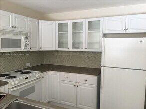 7722 Camino Real in Miami, FL - Building Photo - Building Photo