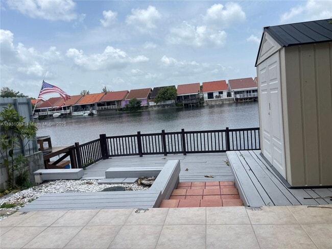 5470 W 26th Ct in Hialeah, FL - Foto de edificio - Building Photo
