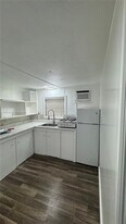 601 NE 4th Ct. in Hallandale Beach, FL - Building Photo