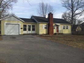 608 N Jefferson St in Mascoutah, IL - Building Photo