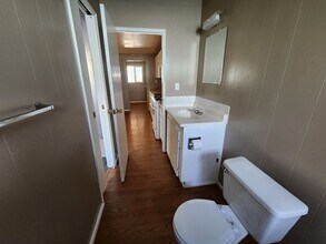 271 E Everett Ave in Sutherlin, OR - Building Photo - Building Photo
