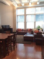 88 Kingston St, Unit 1E in Boston, MA - Building Photo