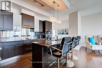 80-4480 John St in Toronto, ON - Building Photo - Building Photo