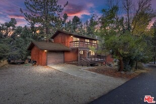 2317 Maplewood Way in Pine Mountain Club, CA - Building Photo