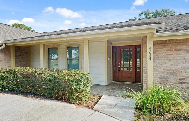 property at 5714 N Braeswood Blvd