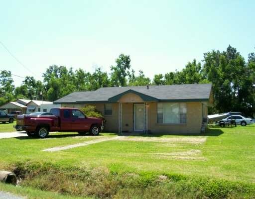 300 Beaugh in Lake Charles, LA - Building Photo