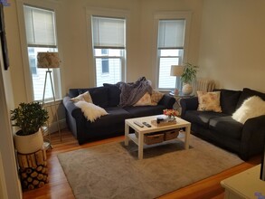 288 Summit Ave, Unit 3 in Boston, MA - Building Photo - Building Photo