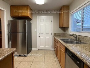 2305 Carlsbad Ave in Sacramento, CA - Building Photo - Building Photo