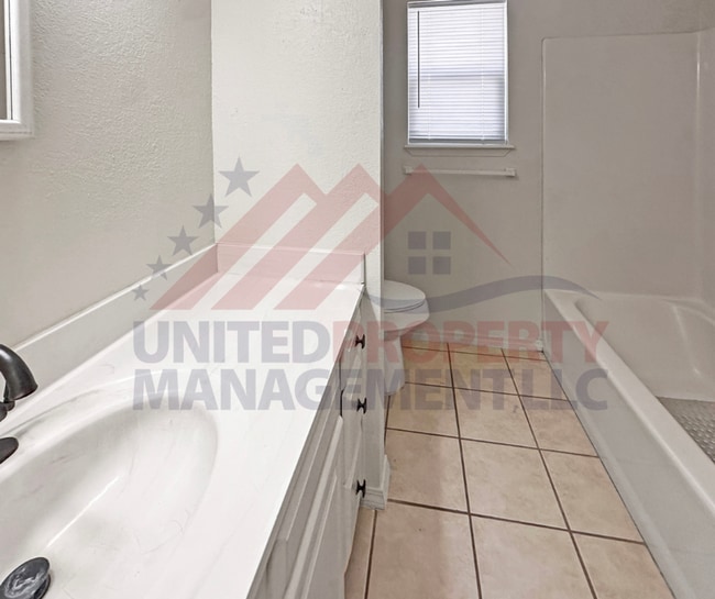 805 Merion Dr in Carlsbad, NM - Building Photo - Building Photo