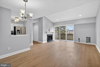 304 Aspen Dr in Plainsboro, NJ - Building Photo - Building Photo