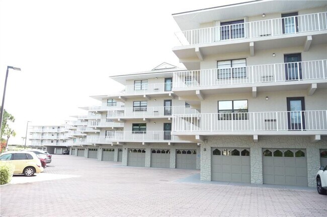 5300 Jimmy Buffett Mem Hwy in Indian River Shores, FL - Building Photo - Building Photo