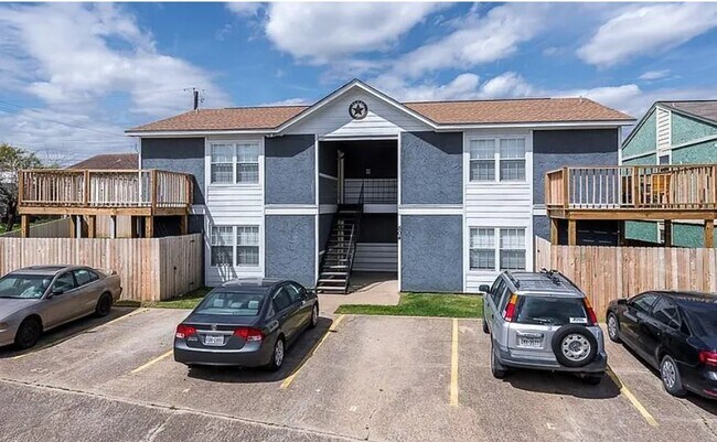 804 Oran Cir, Unit Oran Circle in Bryan, TX - Building Photo - Building Photo