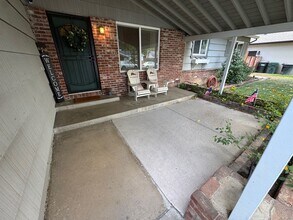 2124 Eric Rd in Carmichael, CA - Building Photo - Building Photo