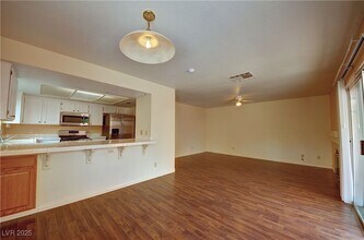 8332 Monico Valley Ct in Las Vegas, NV - Building Photo - Building Photo