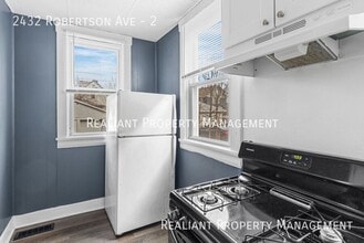 2432 Robertson Ave in Cincinnati, OH - Building Photo - Building Photo