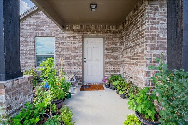 property at 121 Cloyce Ct
