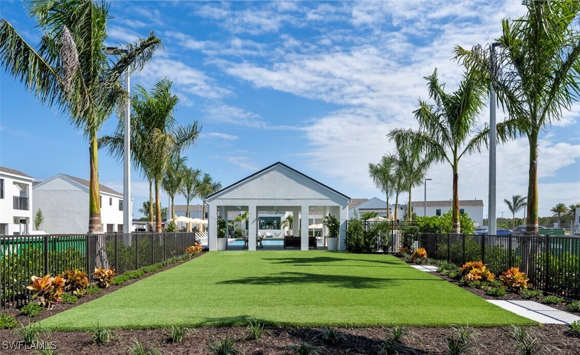 6451 Metro Plex Dr in Ft. Myers, FL - Building Photo