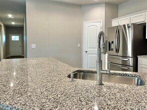 13800 Cantarra Dr in Pflugerville, TX - Building Photo - Building Photo