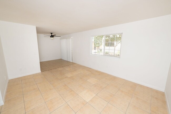 255 S 2nd St in El Cajon, CA - Building Photo - Building Photo