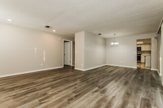 504 Mahogany Dr in Seffner, FL - Building Photo - Building Photo