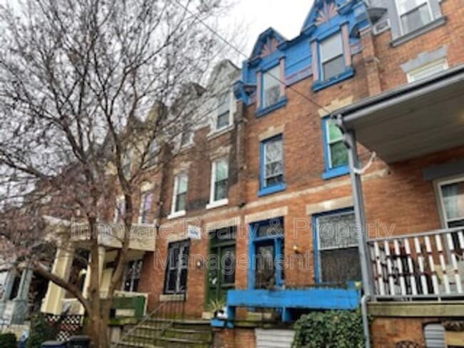 4416 Locust Ave in Philadelphia, PA - Building Photo - Building Photo