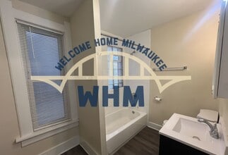 2525 S Logan Ave in Milwaukee, WI - Building Photo - Building Photo