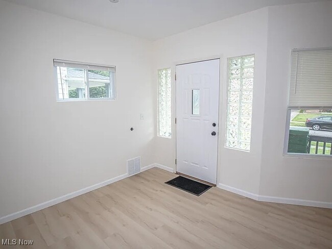 3219 W 86th St in Cleveland, OH - Building Photo - Building Photo