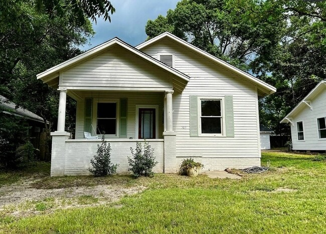 property at 209 S Fulton St
