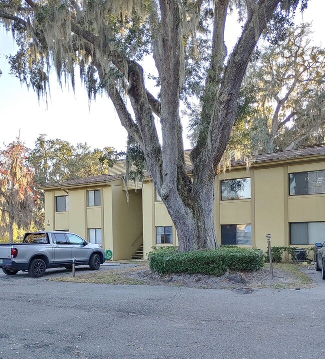 property at 302 Palm Coast Pkwy NE