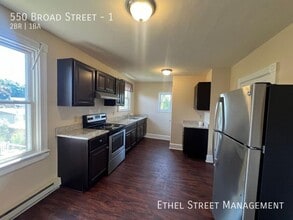 550 Broad St in Tatamy, PA - Building Photo - Building Photo