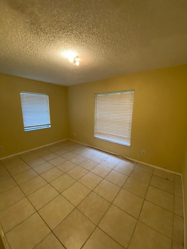 67 Deena Way in Winter Haven, FL - Foto de edificio - Building Photo