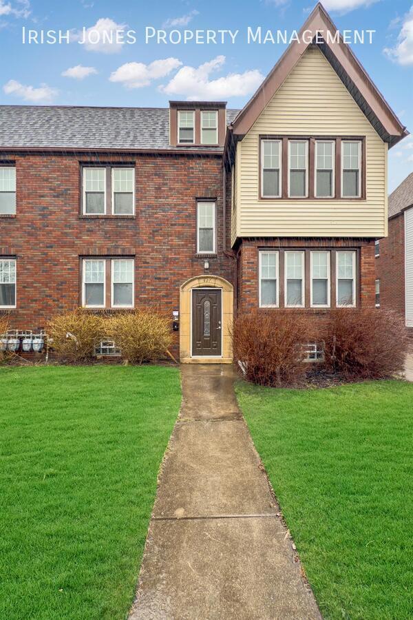 property at 627 Kenmore Ave