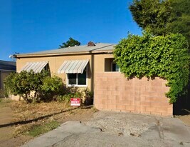 865 N Glassell St in Orange, CA - Building Photo