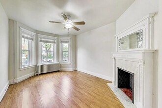 137 R St NE in Washington, DC - Building Photo - Building Photo