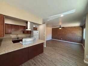 3960 E Flower St in Tucson, AZ - Foto de edificio - Building Photo